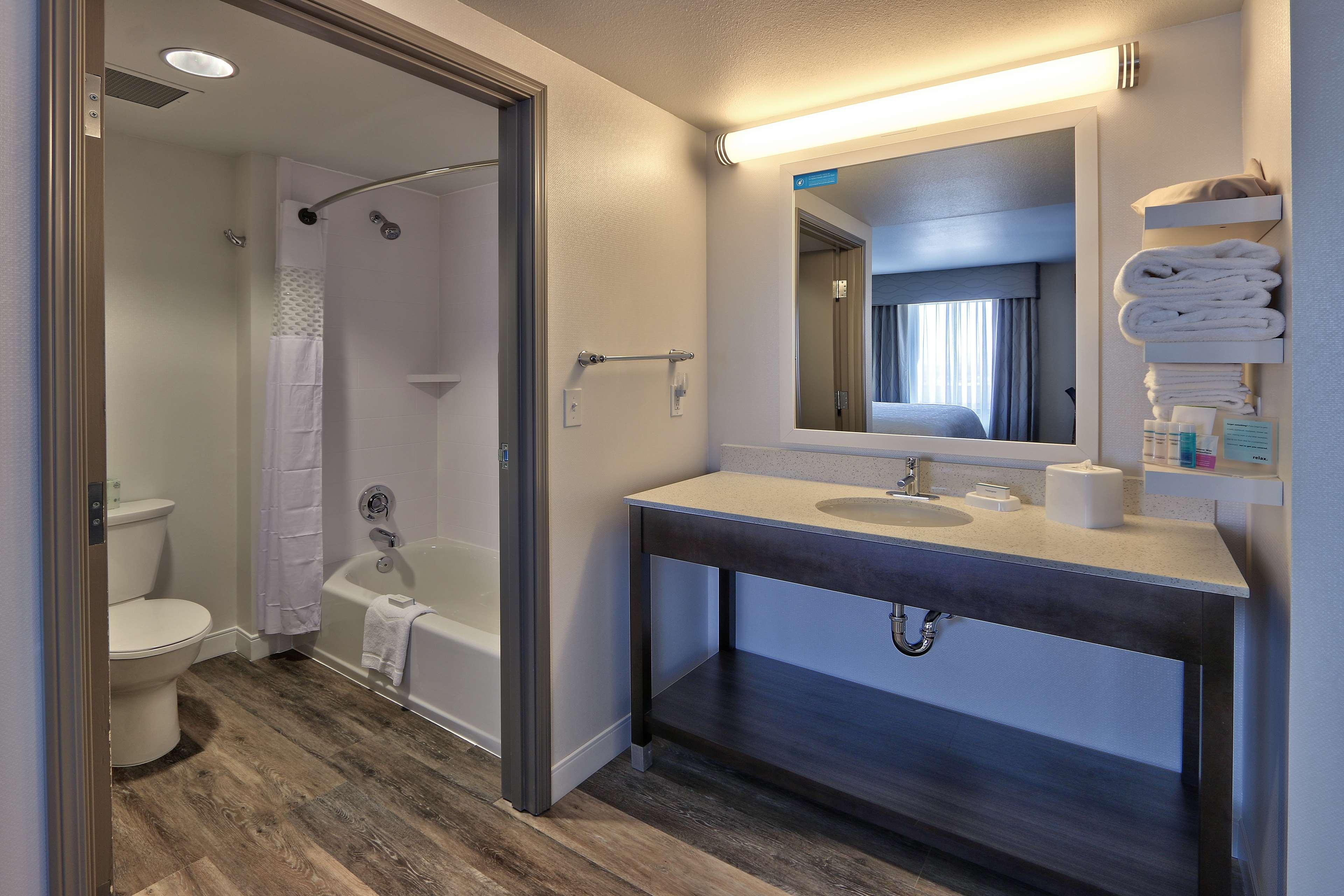 Hotel Hampton & Airport