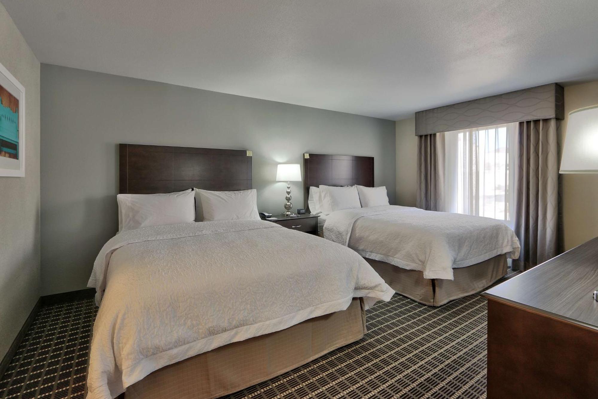 Hampton & Airport Hotel 3*
