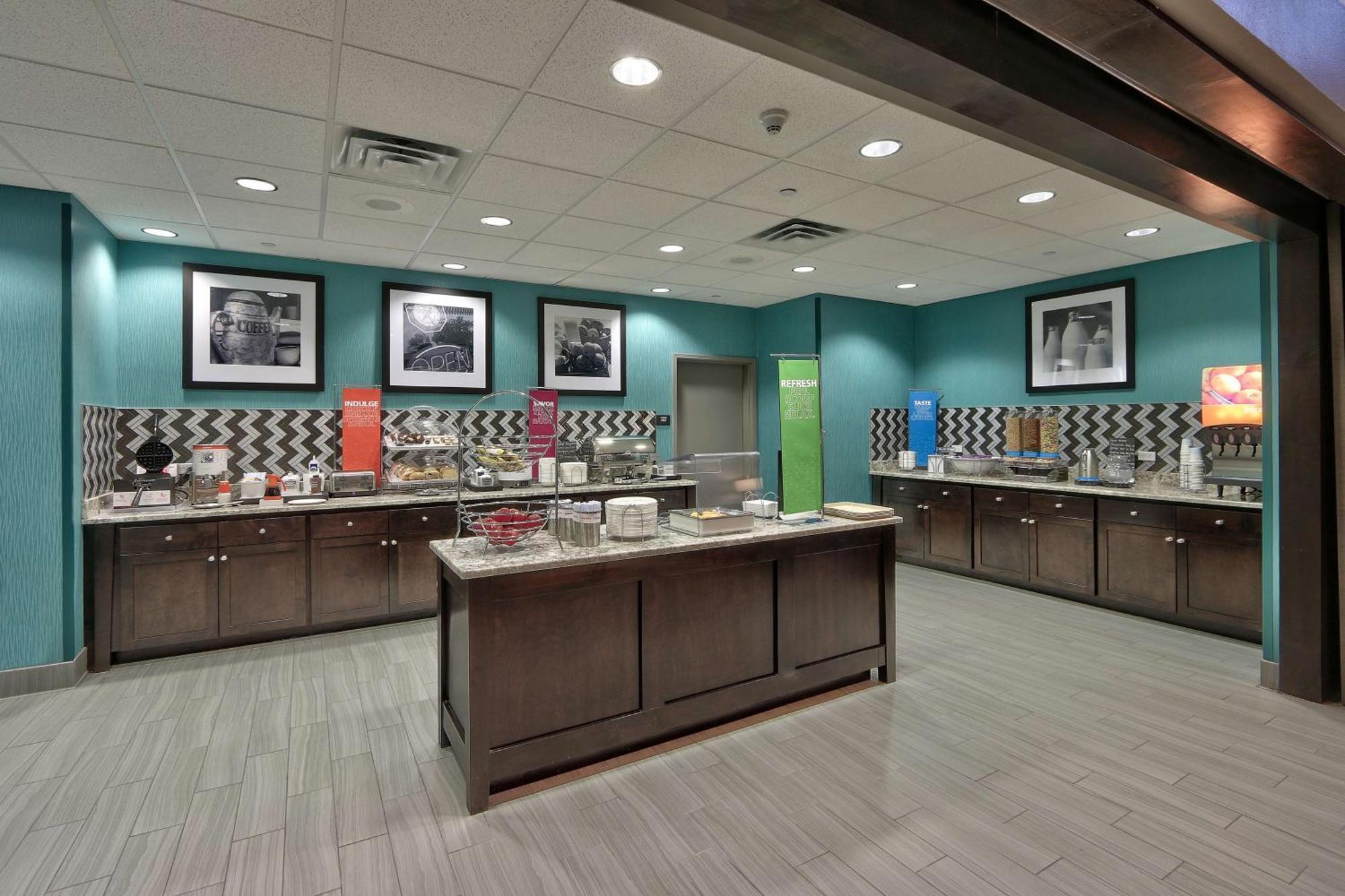 Hampton & Airport Hotel