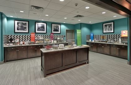 Hampton & Airport Hotel 3*